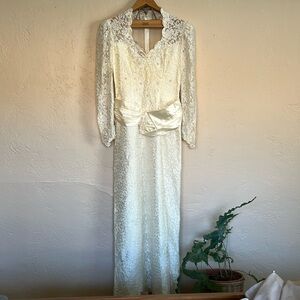 VTG Lacy Victorian, Circa 75’-80’s Excellent Vintage Cond.Sz. 10 fits like an 8+